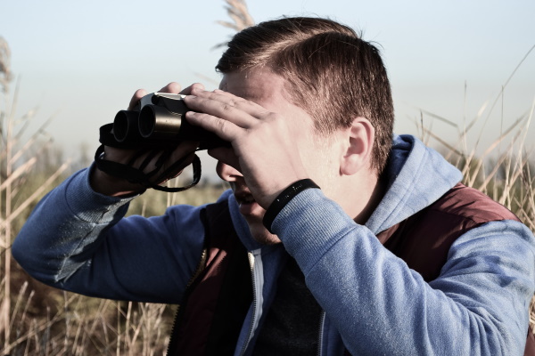 features of binoculars